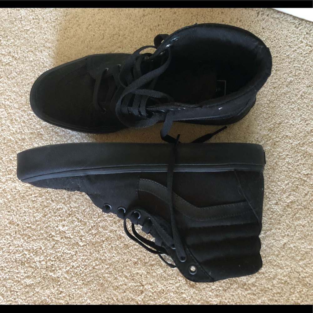 Unisex vans high tops (women’s 10, men’s 8.5)